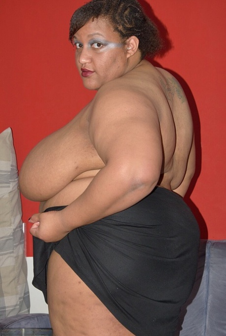 Black Lady Big Boobs Booty Porn & Nude Pics - SexyButtPics.com