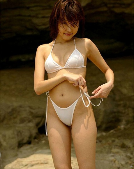 Asian Bikini Porn & Nude Pics - SexyButtPics.com